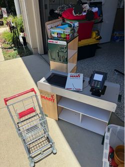 Melissa & Doug Fresh Market Place with ALL the accessories