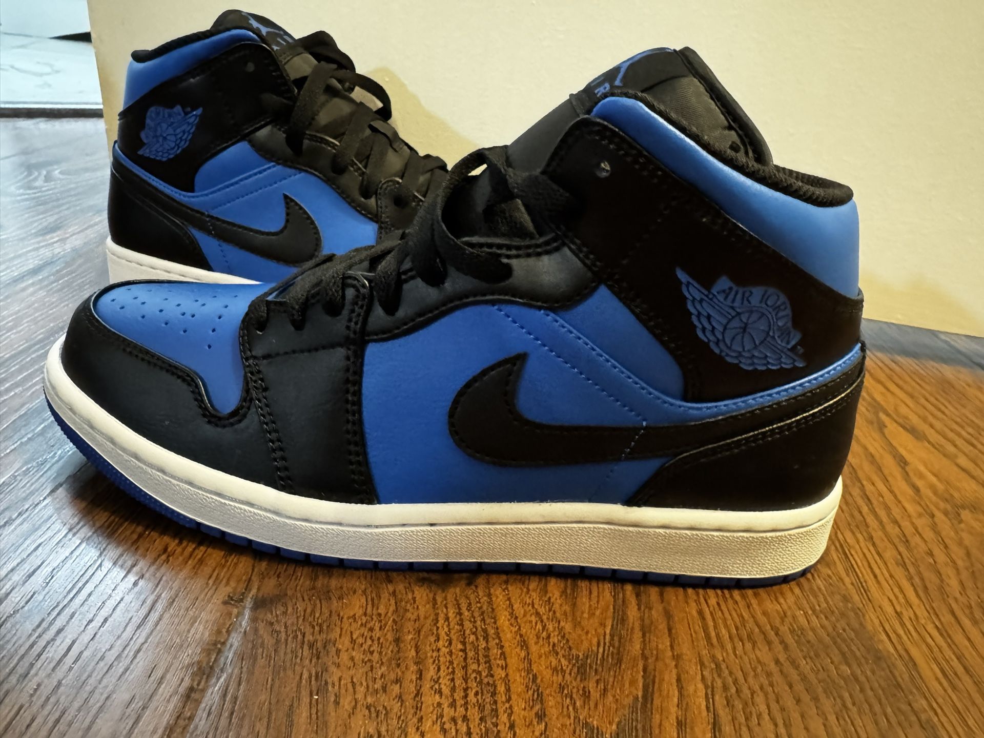 Air Jordan 1 Mid - Mens size 9.5 - Black/Royal Blue/White