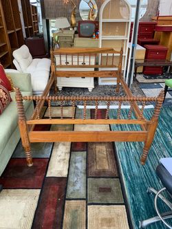 Vintage JennyLin Spindle Maple Antique Style Full Bed Frame w/ Rails $575 OBO!!