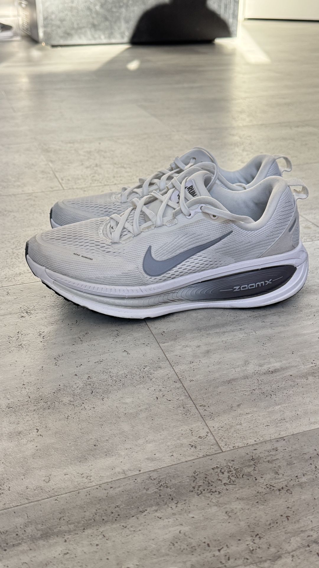 Nike Vomero 18, Size 9