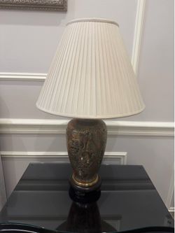🏺 Decorative Table Lamp – Elegant Hand-Painted Floral Design