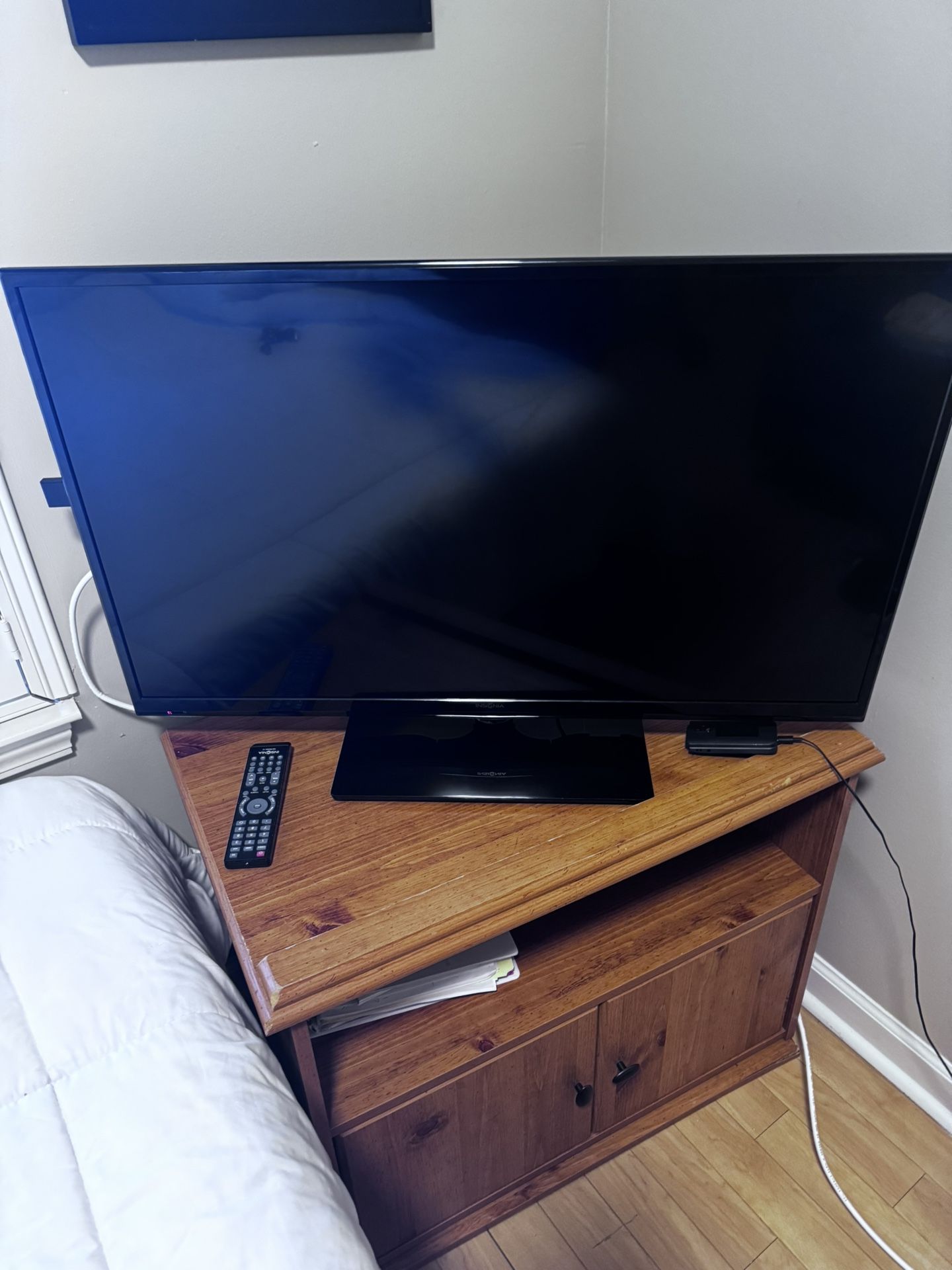 TV, full size bed, office chair, lamps, powered recliner chair, printer and pictures