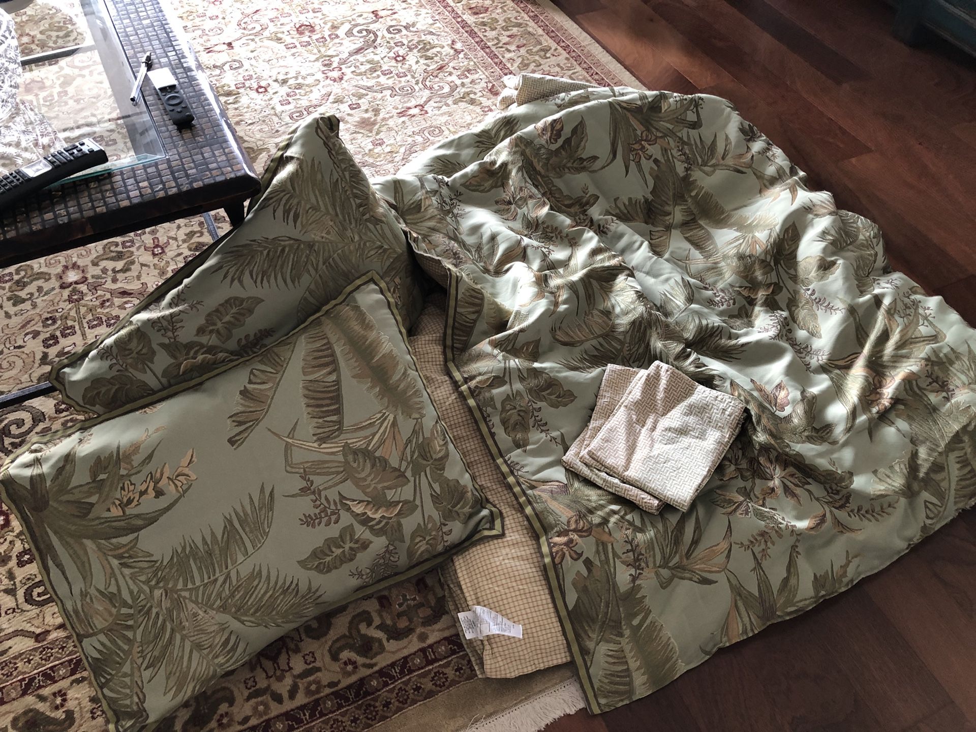 Queen Comforter Set: Raymond Waites Del Ray Floral Ferns Tropical