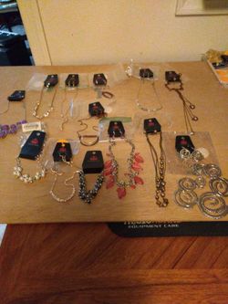 PAPARAZZI NECLACES LOT