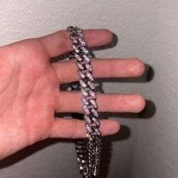 Platinum cuban link chain (CASH ONLY)