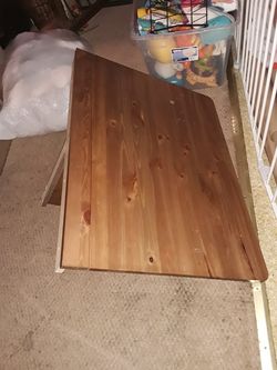 Wall fold down desk