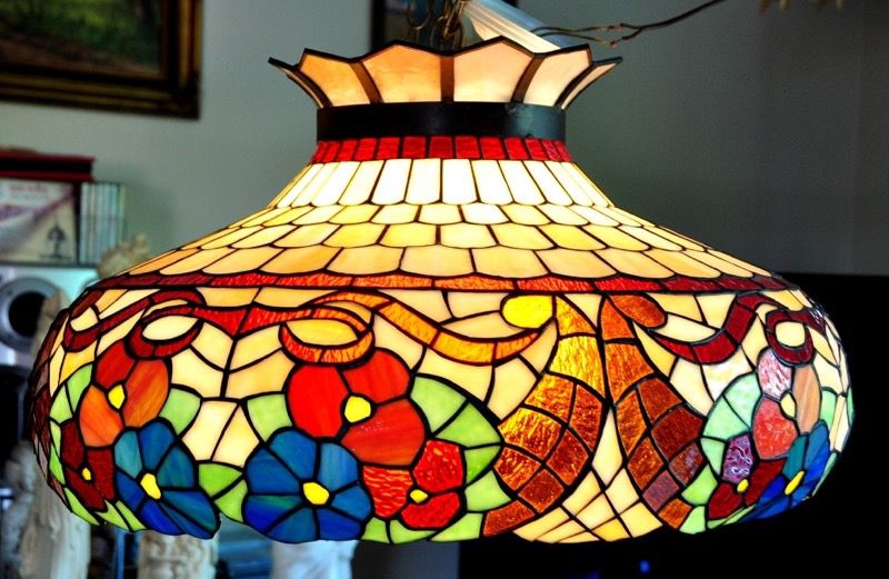 Large 24 inch wide Tiffany style stained glass hanging lamp chandelier