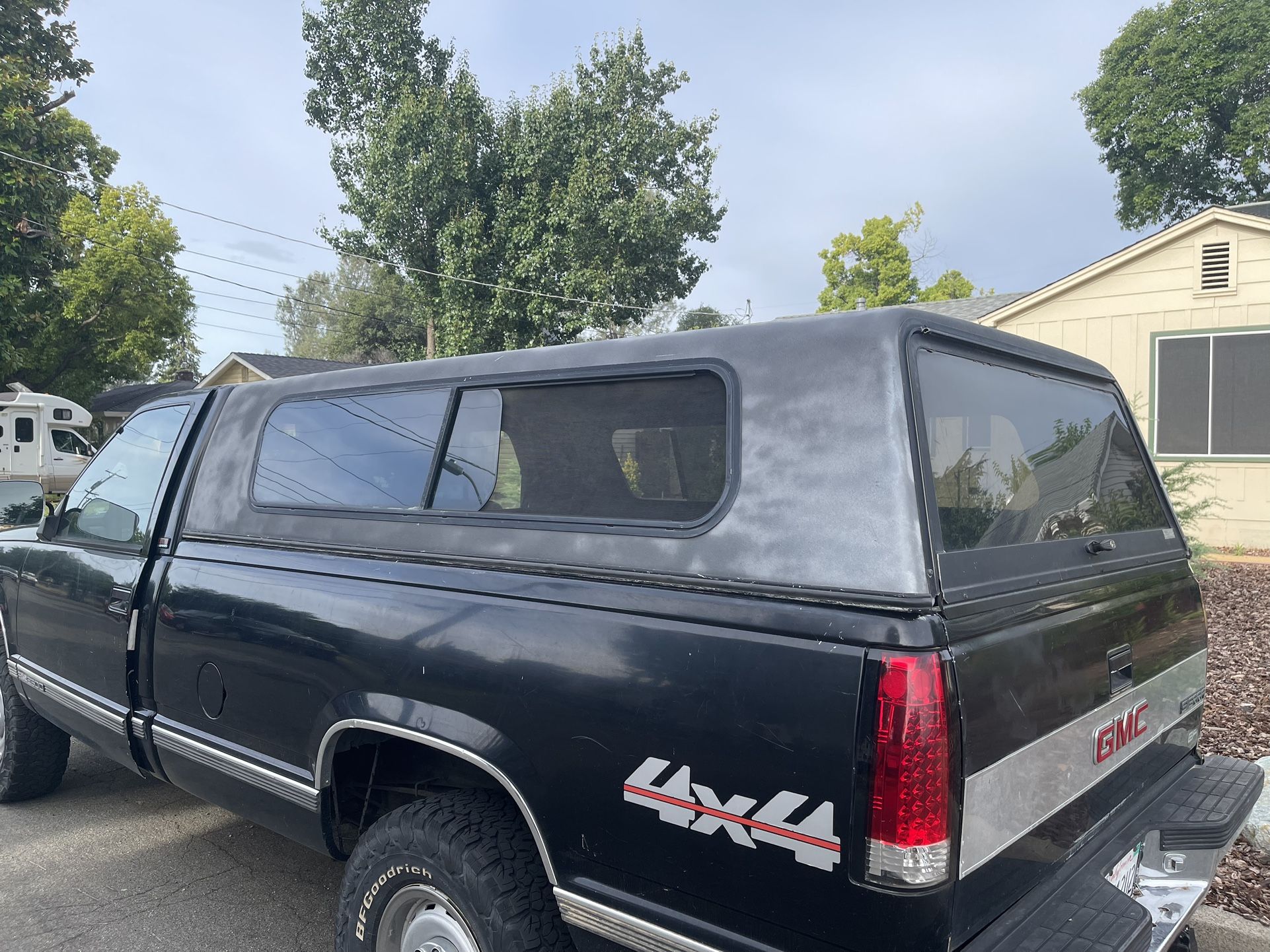 Camper Shell, 1990 GMC Sierra