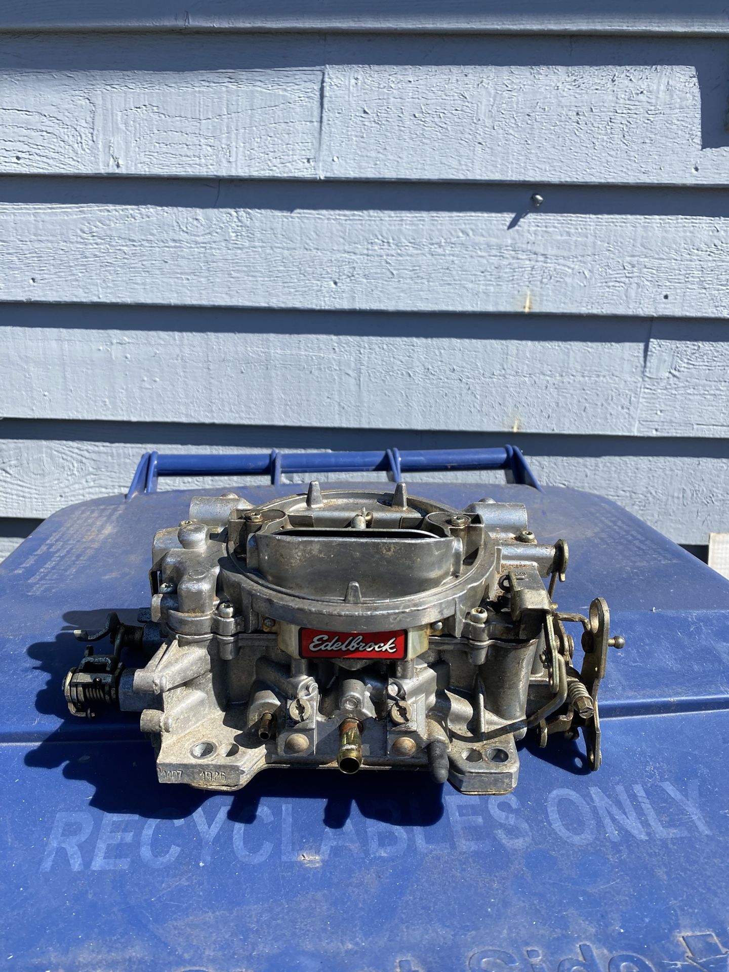 Edelbrock 650 Carb W/studs Etc.