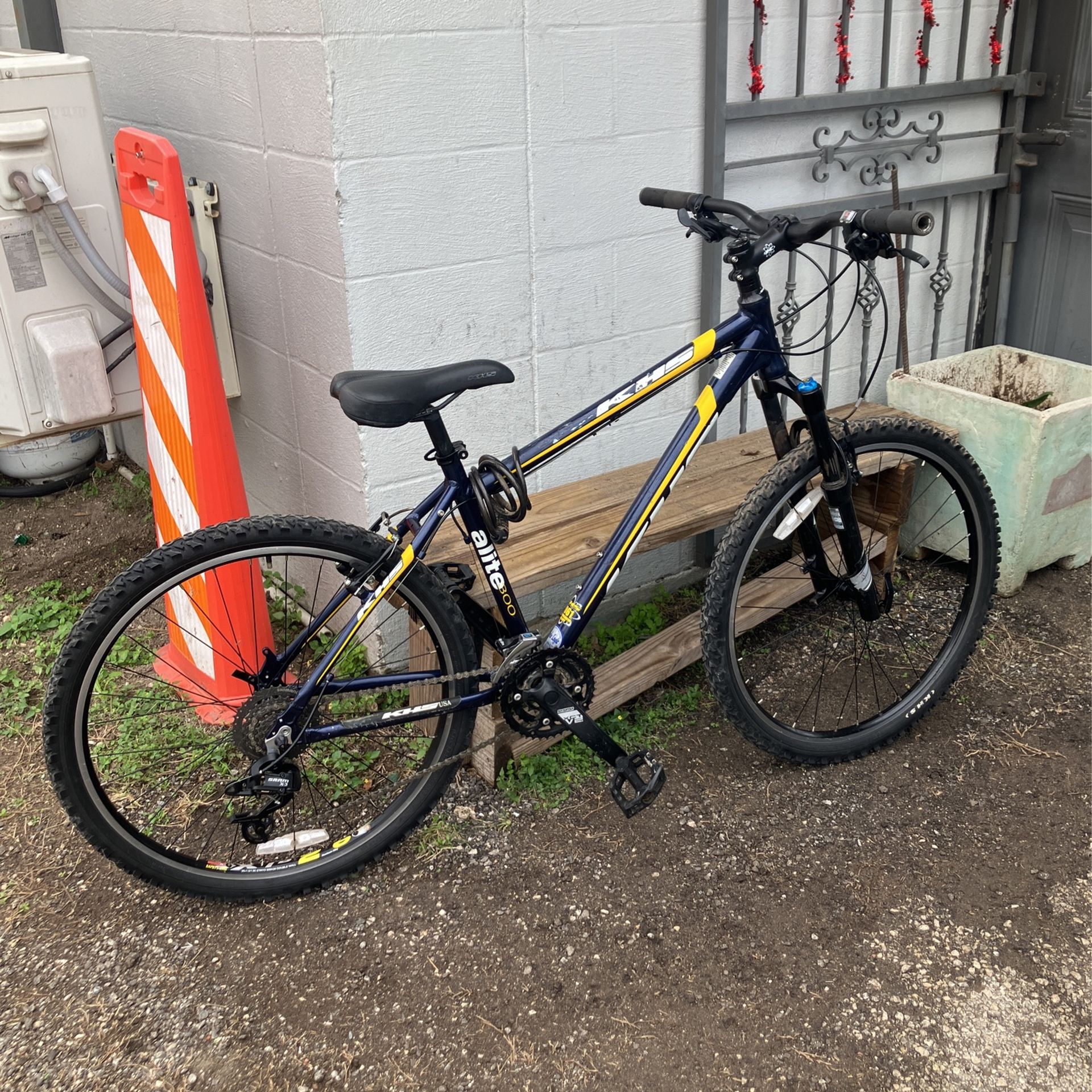 KHS Alite 300 17inch Mountain Bike