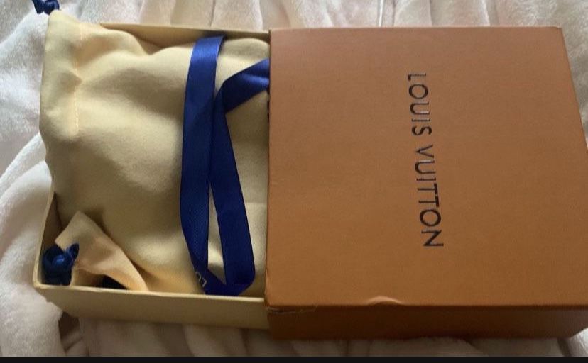 LOUIS VUITTON BELT SIZE 48/120 for Sale in Portland, OR - OfferUp
