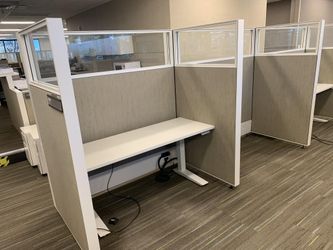 Haworth Compose 5x3x65 Glass Adjustable Tan