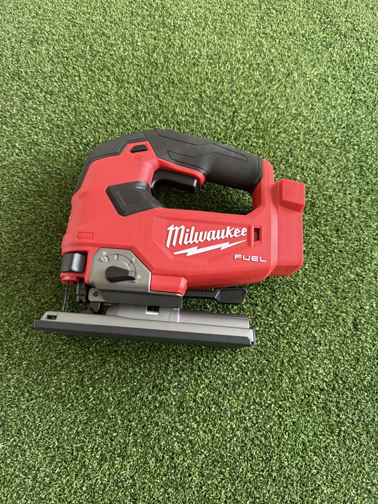 Milwaukee M18 Fuel Brushless Variable Speed Jig Saw