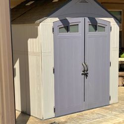 Craftsman 7x7 Plastic Vinyl Resin Lockable Outdoor Storage Shed 