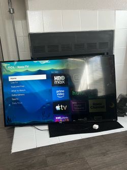 TCL Roku TV 49”
