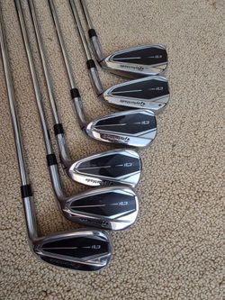 TaylorMade Qi Iron golf set 5-PW