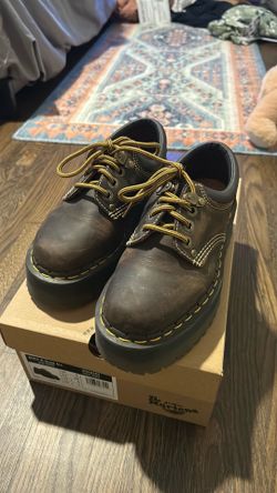 Like new doc martens platforms size 7