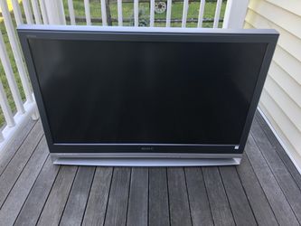 Sony KDF-42E2000 42” Grand WEGA LCD HDTV