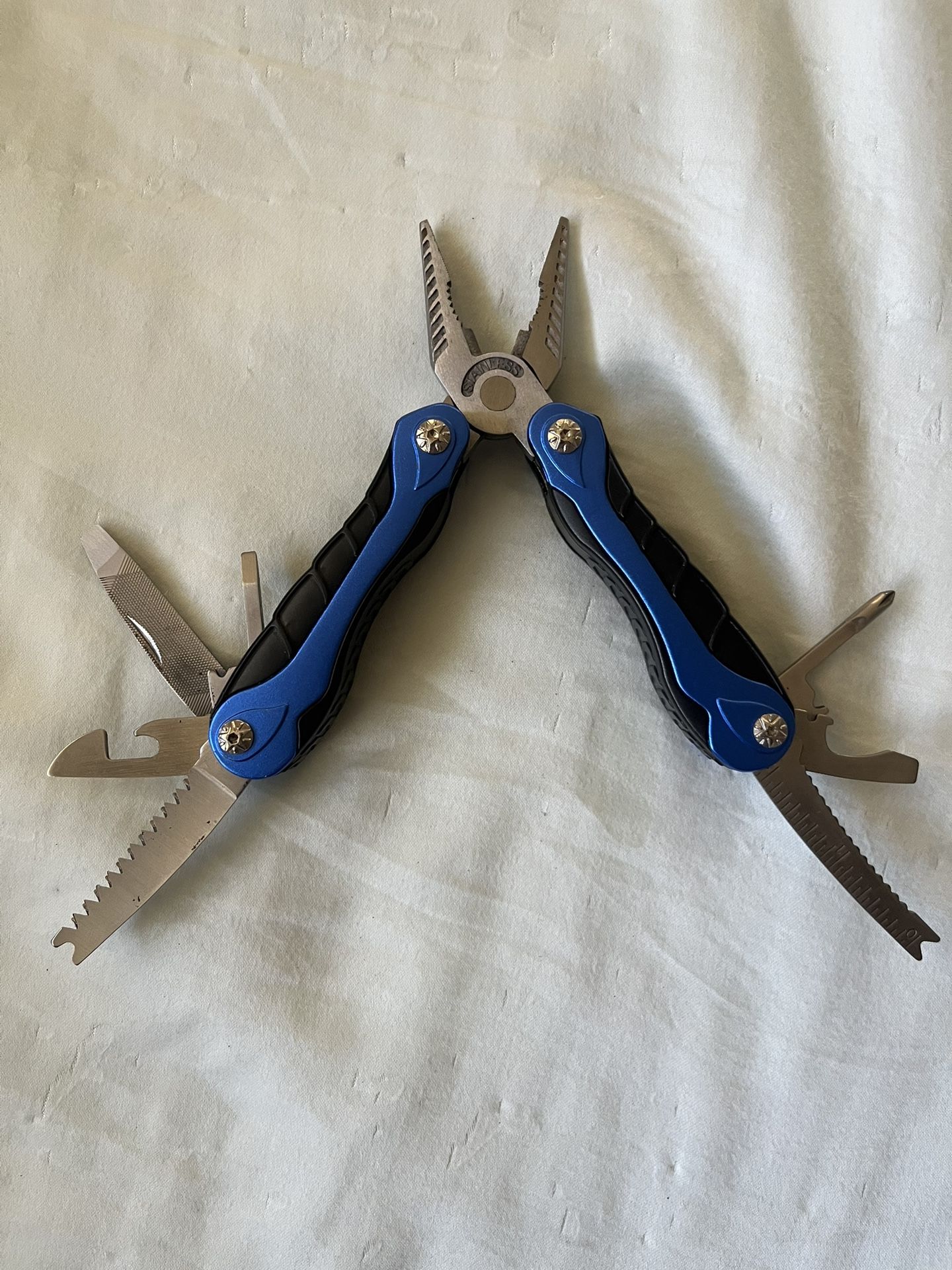 Pliers 