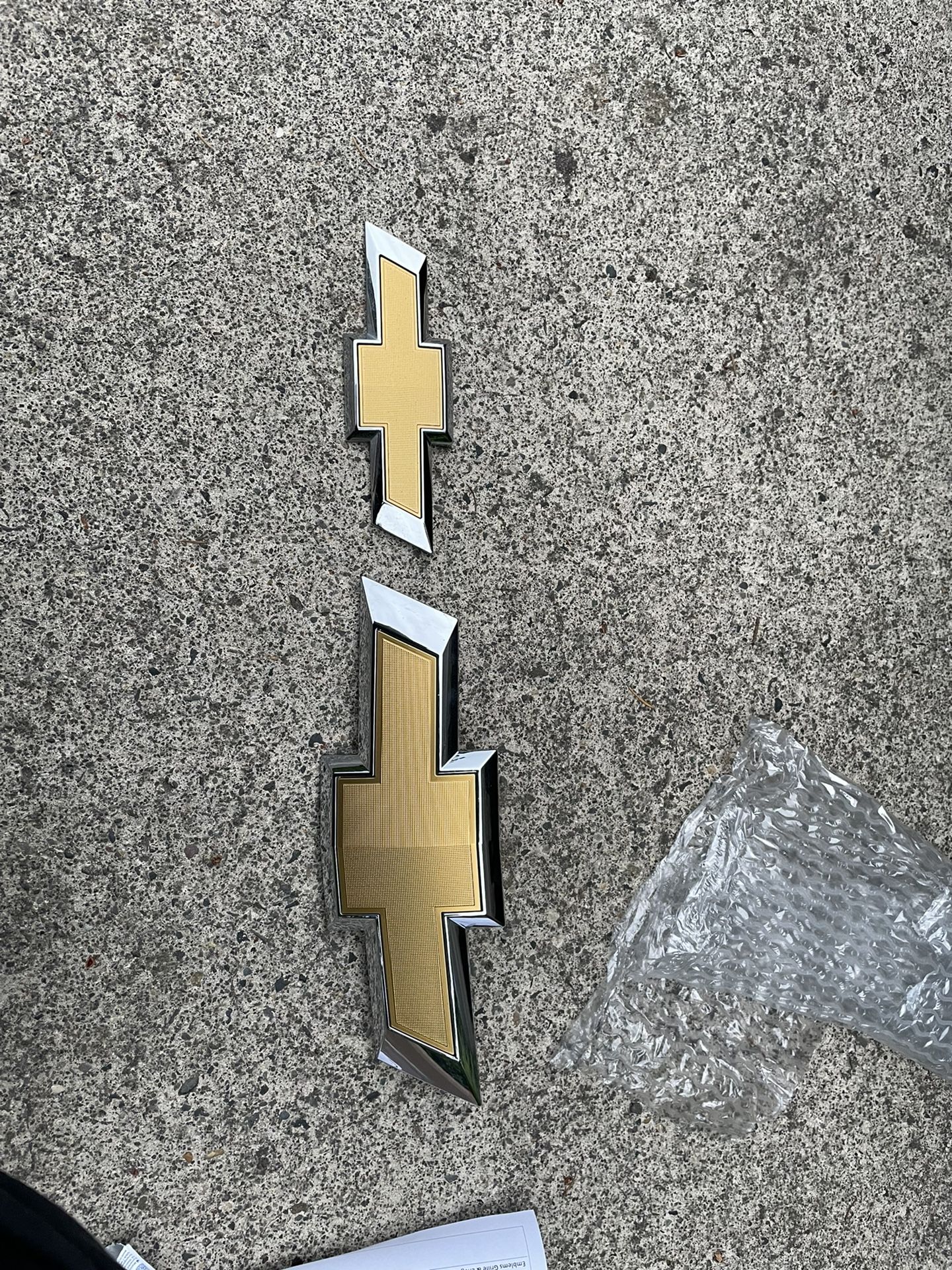 2018 Chevrolet Suburban Oem Bow Ties