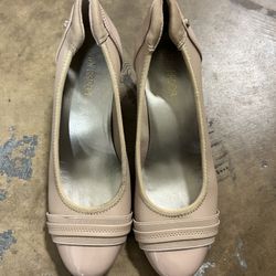 New women pump shoes size 7.5