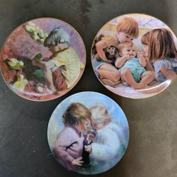 3 Decorative Collector Plates