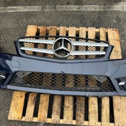 2007-14 Mercedes Benz C250 Front Bumper Cover Assembly Grill OEM 890