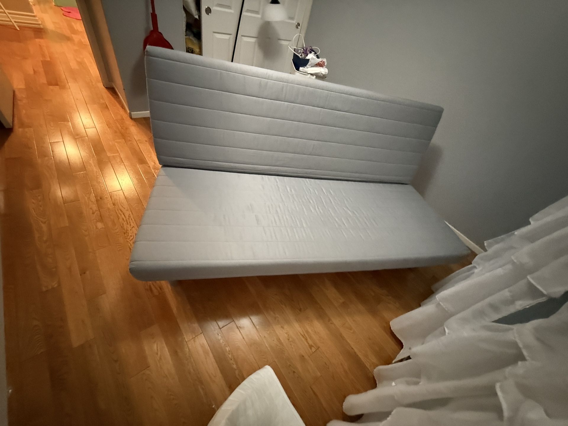 Futon Queen Size Sleeper Bed Sofá 