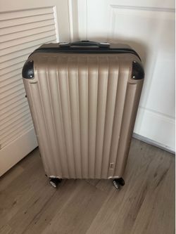 Hard Shell Carry-On Spinner Suitcase – 29” Tall