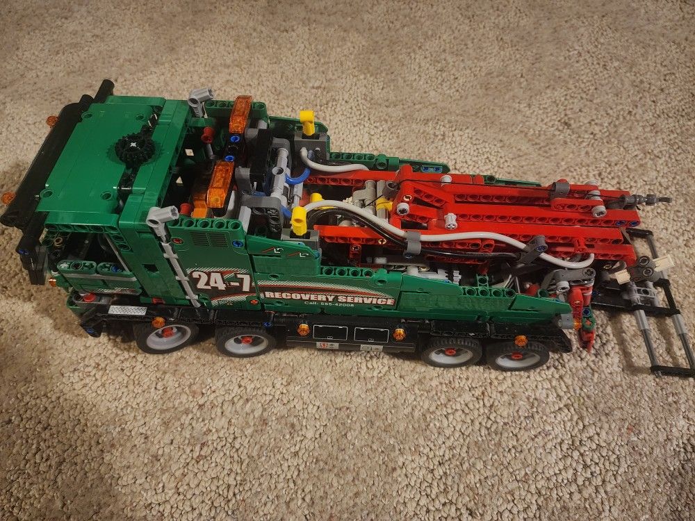 LEGO TECHNIC 42008 Service Truck