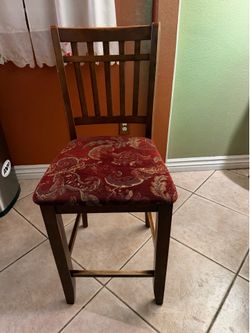Dining Table w/ chairs