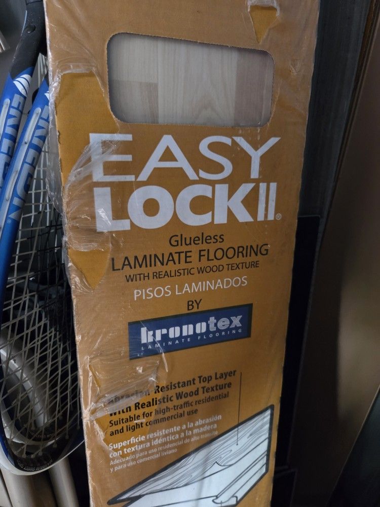 LAMINATE FLOORING