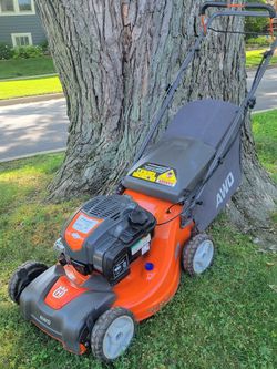 Husqvarna AWD LC221A- Self-propelled- Fully serviced- Excellent condition