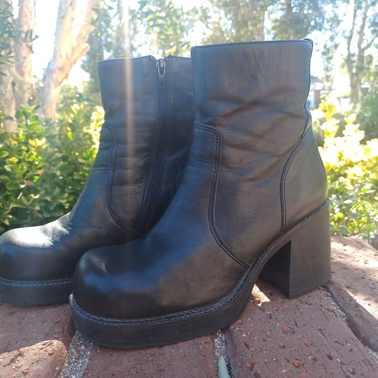 American Eagle Vintage Y2K Bratz Style Boots W9