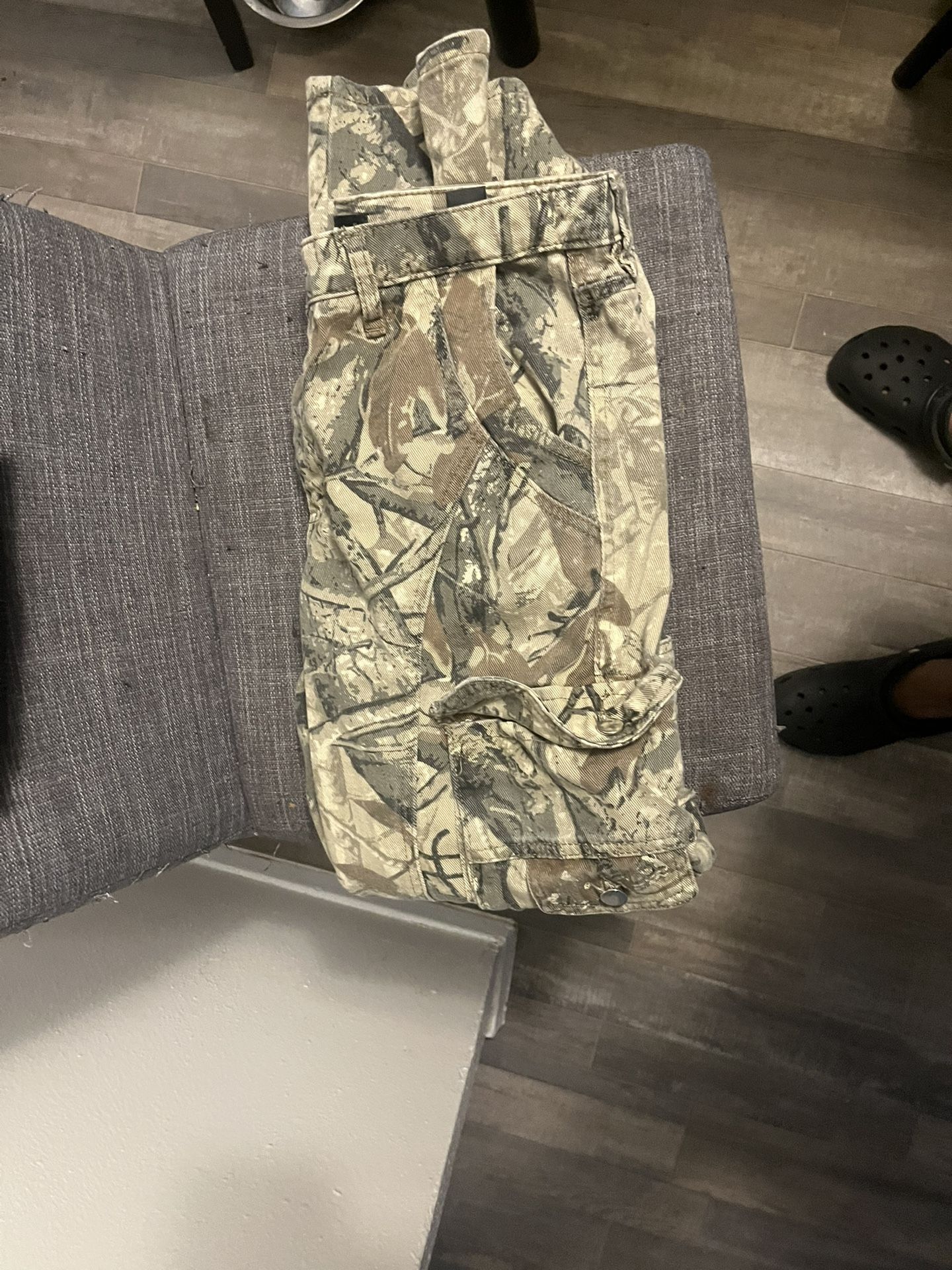 camo cargo pants