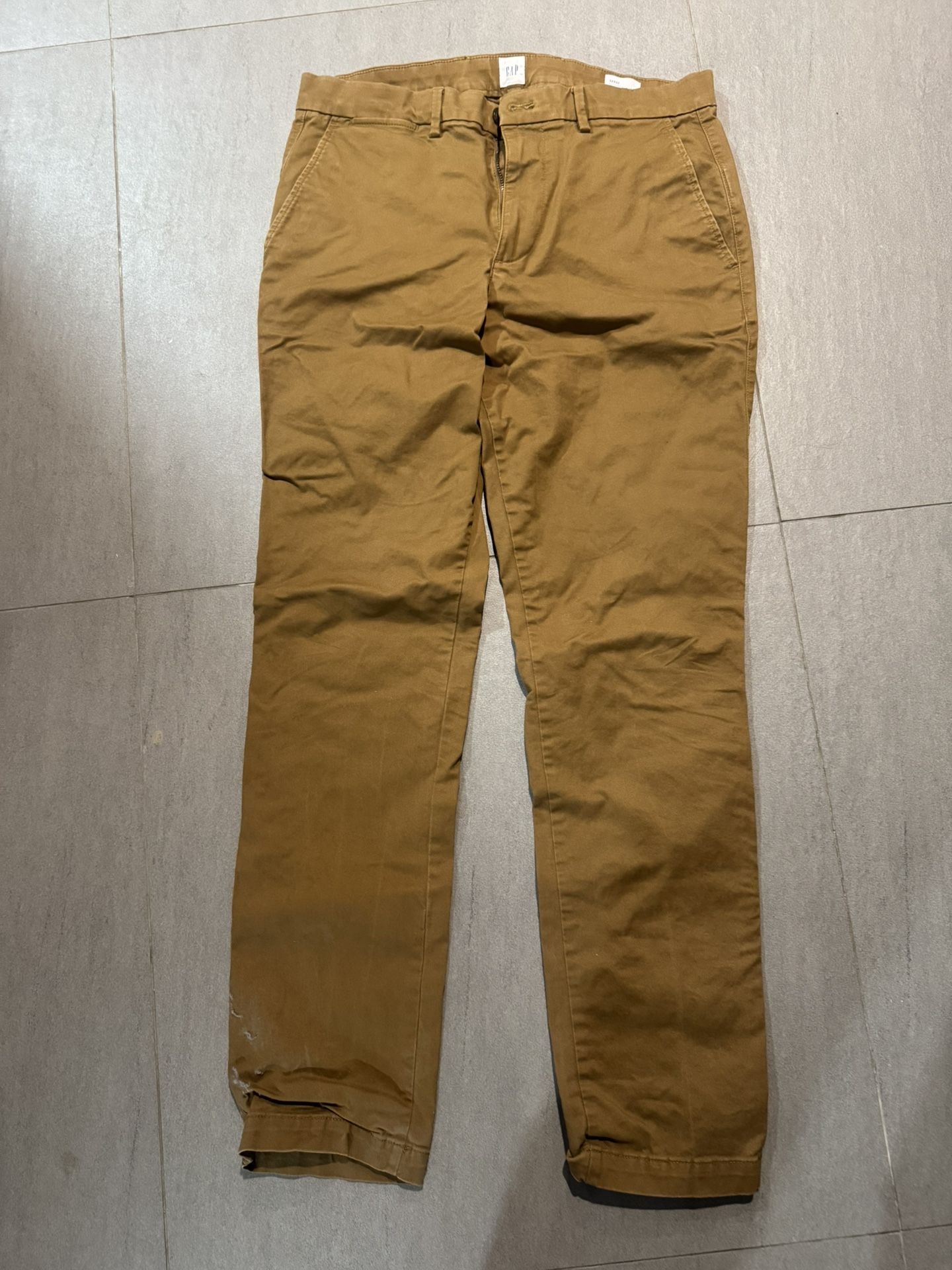 Very High Quality New Or Like New GAP pants 32x32 (Worn Probably Once)