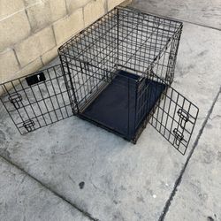 Dog cage, good condition 25 x 18 x 20“