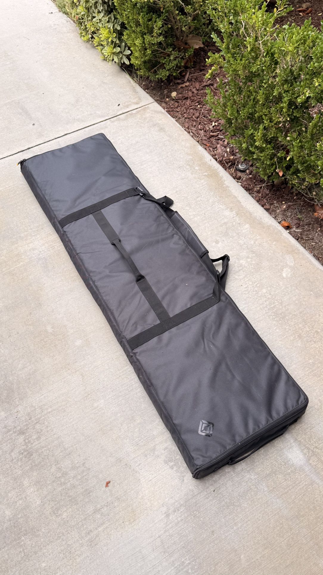 Rivian OEM Manual tonneau Cover 