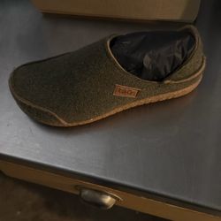 Taos Womens Wool BROWN CONVERTIBLE CLOGS Slippers