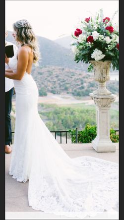 * WEDDING GOWN * -$100