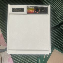 UNUSED Excalibur Food Dehydrator + 5 Non-Stick Drying Sheets 