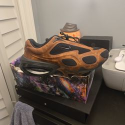 Nike Muse Size 12w 10.5 M