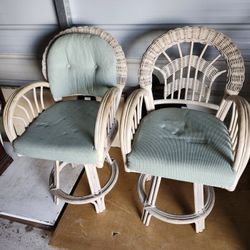 2 Wicker Stools 