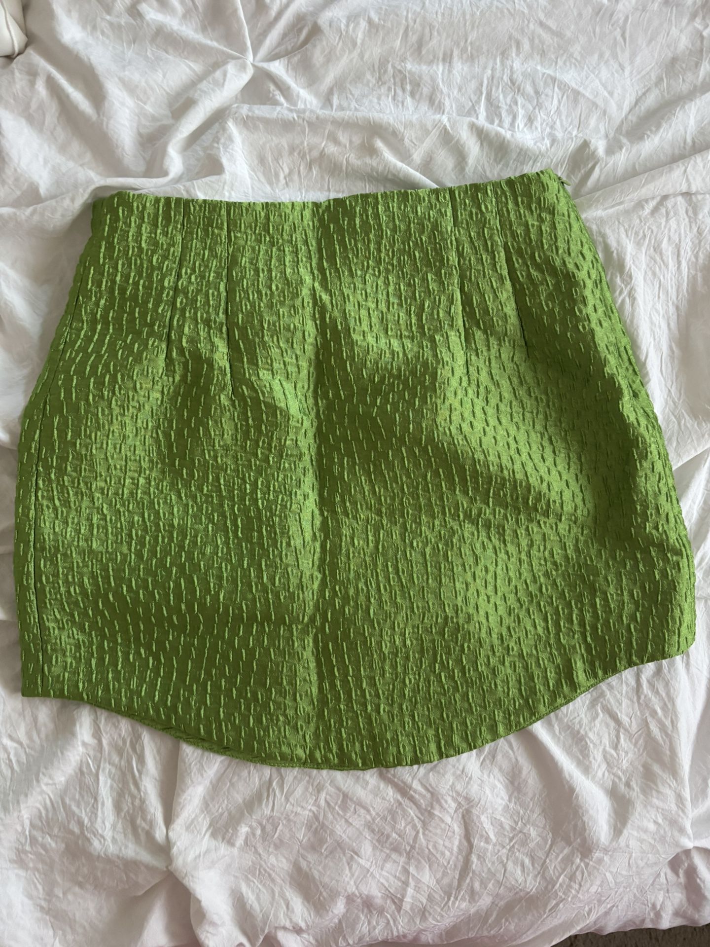 green zara mini skirt