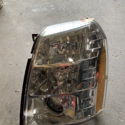2009-2014 Cadillac Escalade Driver Side Xenon Headlight