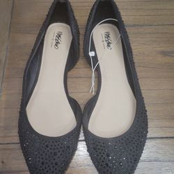 NEVER WORN Black Flats Size 8