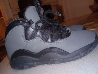 Hurry now for the low jordan 23s size 1y