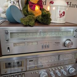 
Vintage Stereo Bundle – Technics ST-7300 & JC Penney 8-Track/Cassette (NOT WORKING)
