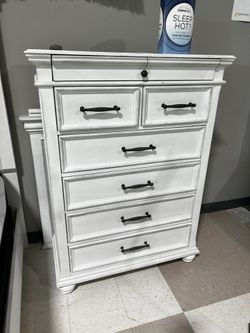 Kanwy Bedroom Furniture Set Queen King Size Bed Frame dresser mirror nightstand chest mattress box spring Only $39 down payment 👉 Please ask Jon Gree