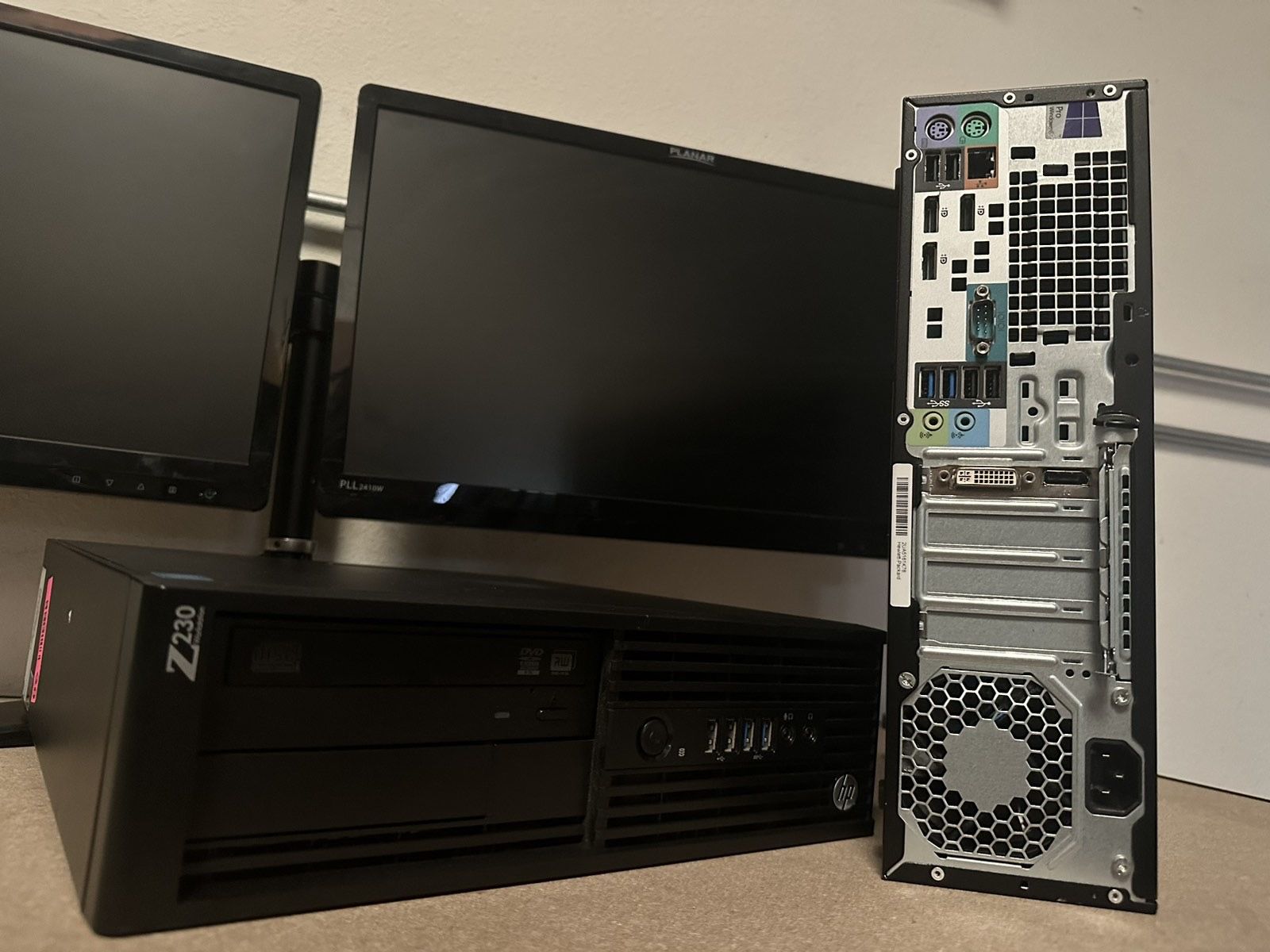 Computer Workstation - Windows 11 Pro